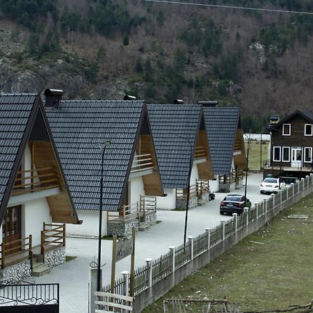 Bujtinat E Lugines Valbone Aparthotel Exteriör bild