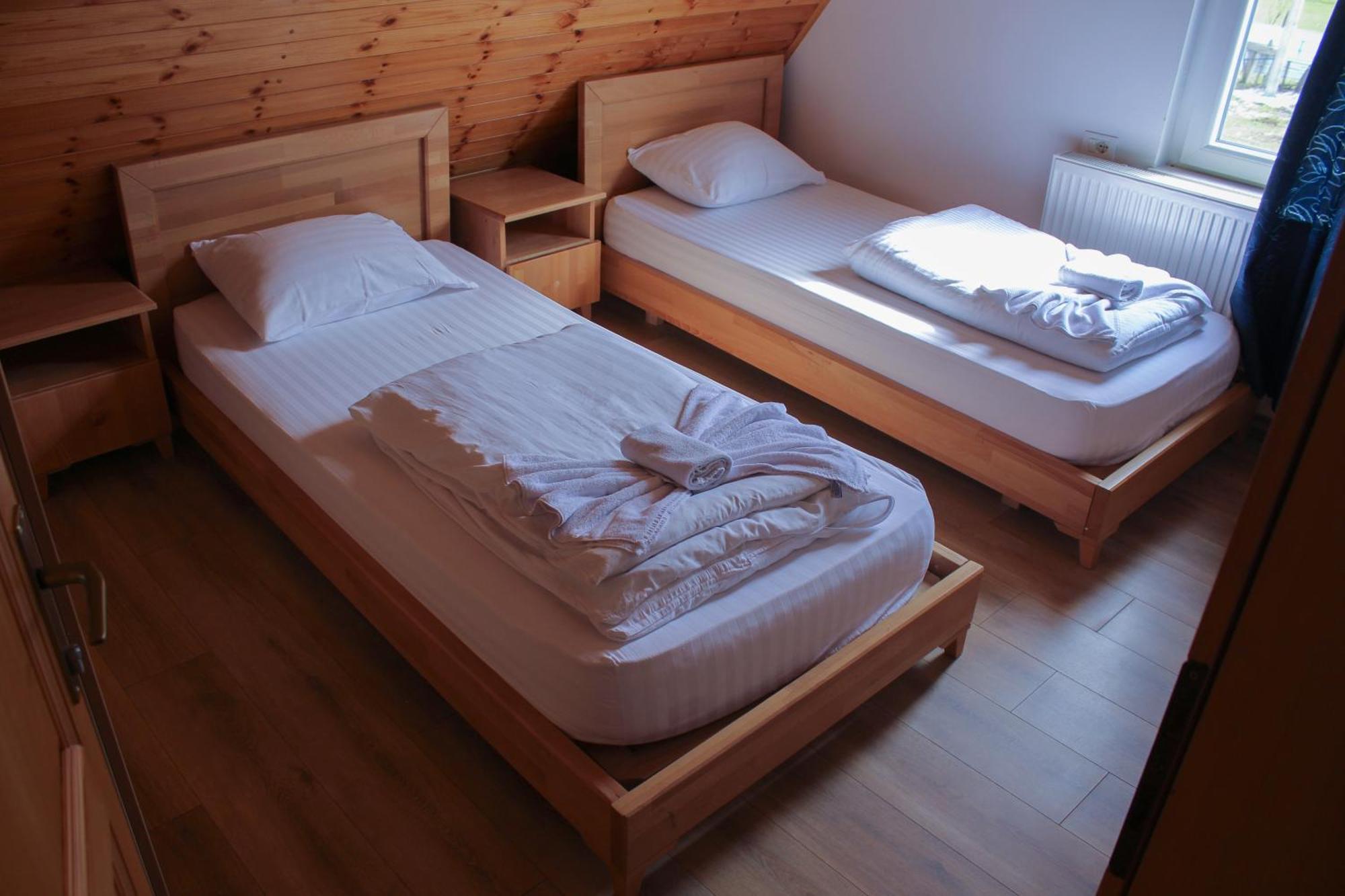 Bujtinat E Lugines Valbone Aparthotel Exteriör bild