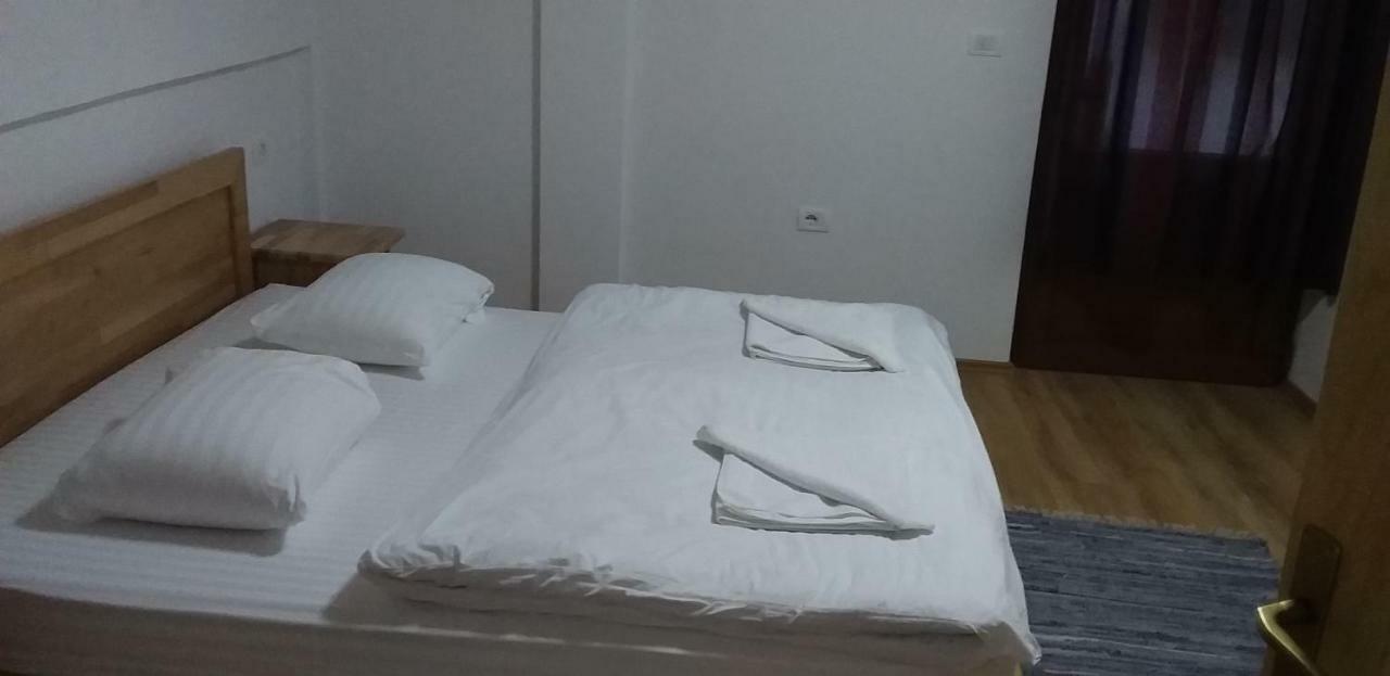 Bujtinat E Lugines Valbone Aparthotel Rum bild