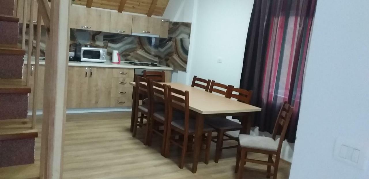 Bujtinat E Lugines Valbone Aparthotel Rum bild