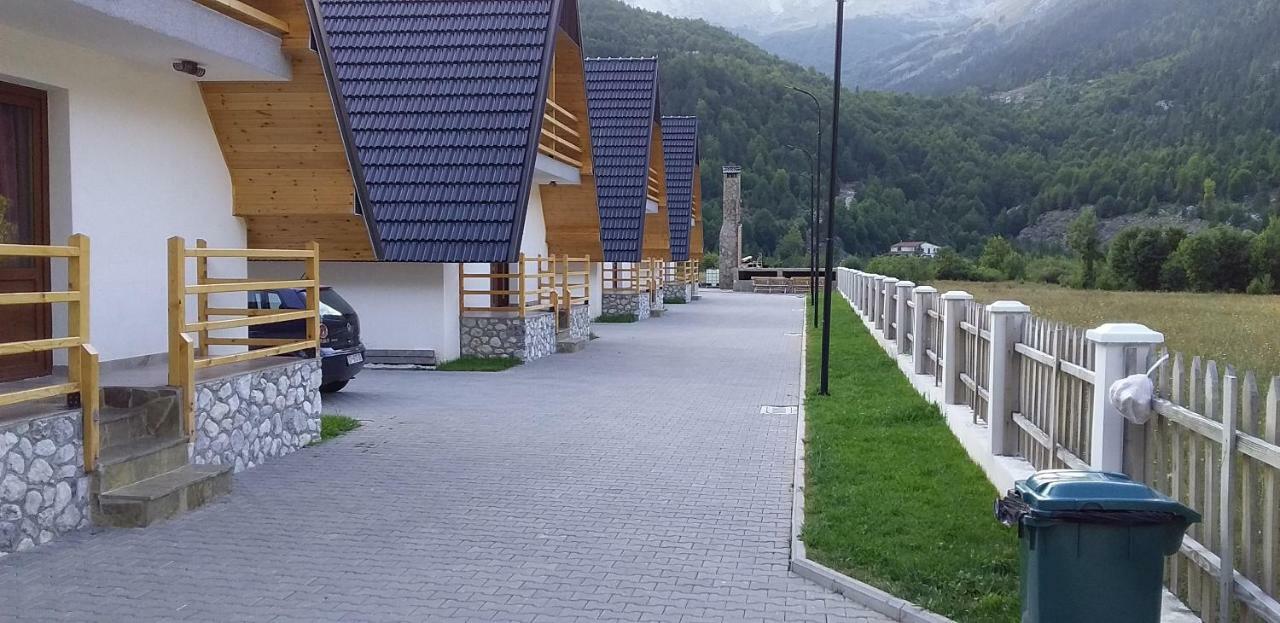Bujtinat E Lugines Valbone Aparthotel Exteriör bild